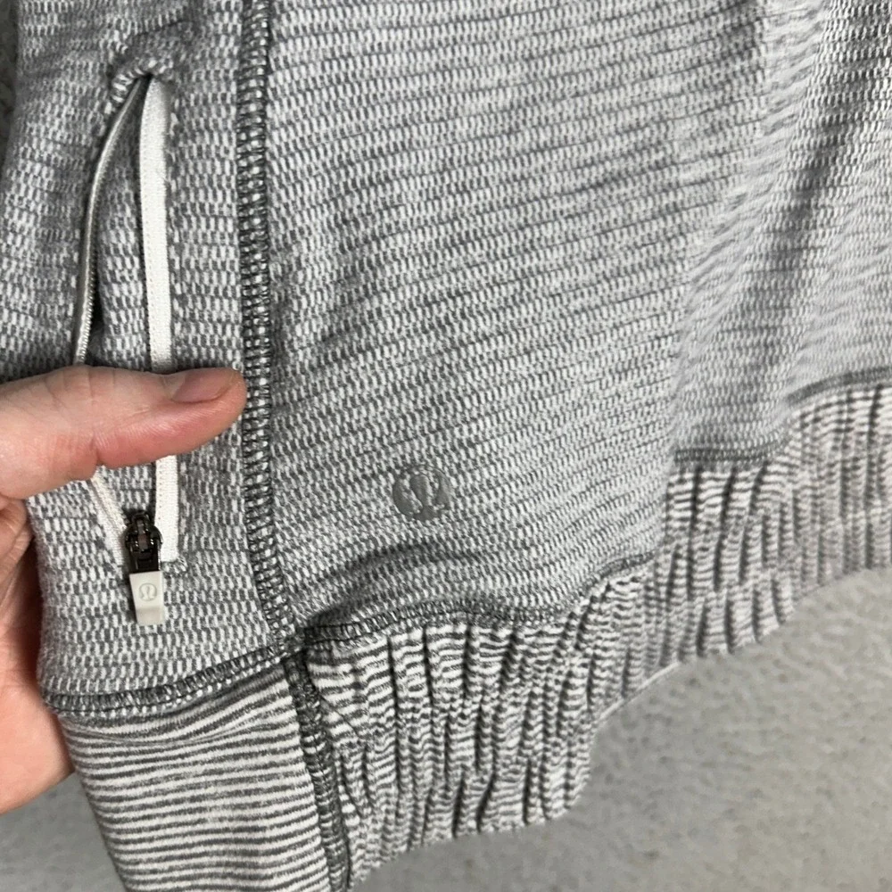 Lululemon Sweatshirt Womens 4 Grey White Stripes Pullover Sweatshirt Long Sleeve